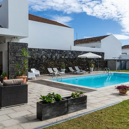 Casa Da Arvore Chale By Vacations * Calhetas