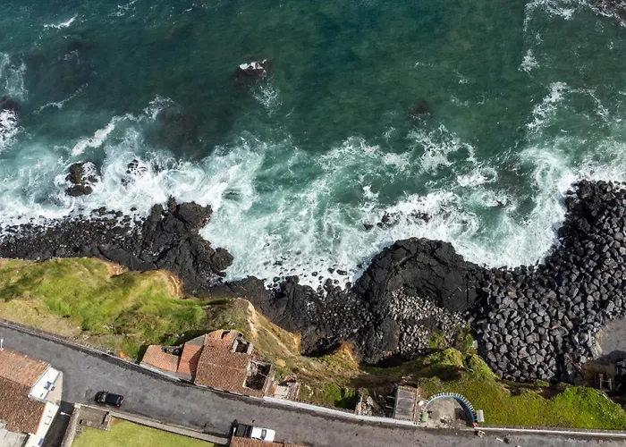 Chalet Casa Da Arvore Chale By Vacations Calhetas