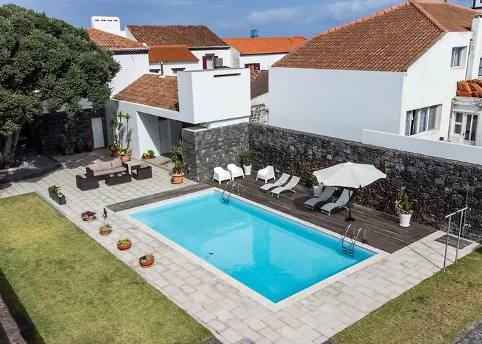 Casa Da Arvore Chale By Vacations Calhetas